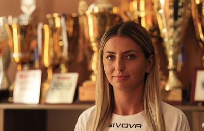 Mărturia terifiantă a unei jucătoare kosovare care acuză că a fost agresată de ultrașii Farului în Champions League: „Strigau «Omorâți-i pe albanezi!». Plângeam și ne era teamă de ce e mai rău”