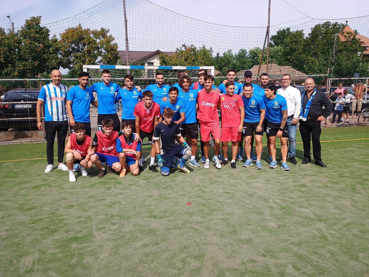 Fotbaliștii de la Universitatea Craiova au fost prezenți la deschiderea noului an școlar