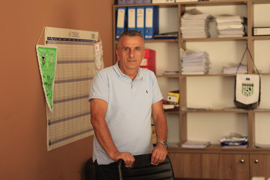 Hajrullah Haxhiu, președintele lui KFF Mitrovica, a povestit momentele de groază de la Constanța Mărturia terifiantă a unei jucătoare kosovare care acuză că a fost agresată de ultrașii Farului în Champions League: „Strigau «Omorâți-i pe albanezi!». Plângeam și ne era teamă de ce e mai rău”