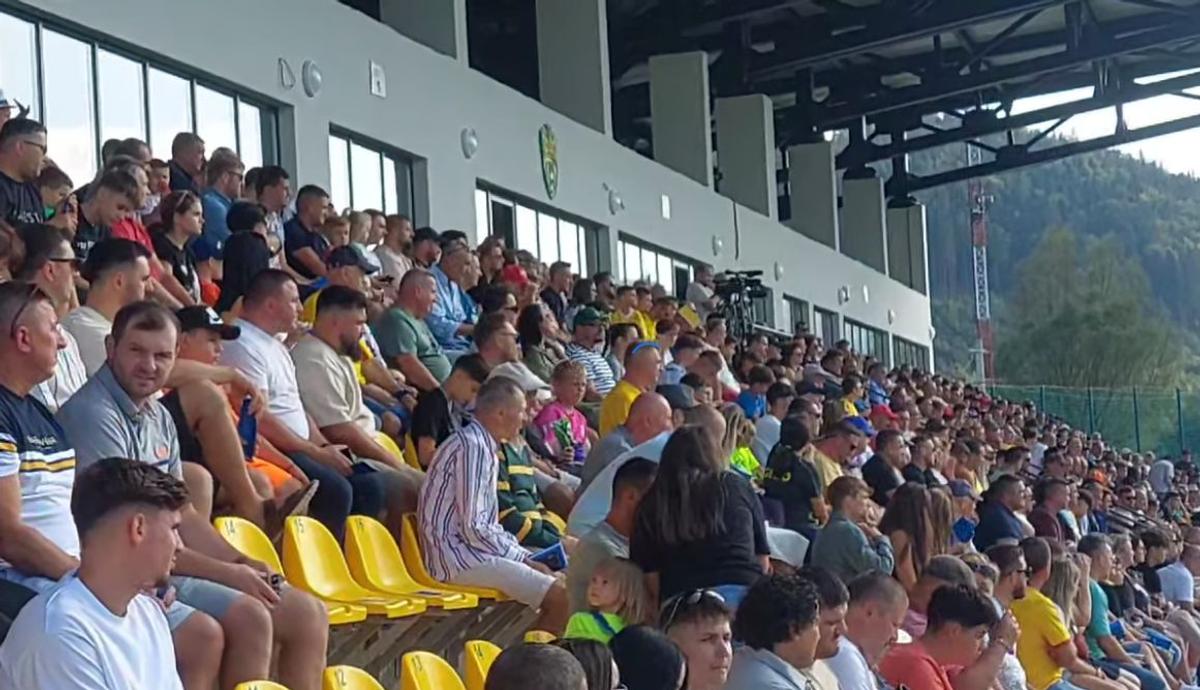 Noul stadion din regiunea Moldovei, inaugurat cu folk și cu nume mari din fotbalul românesc »  Locație pitorească, investiție de 3 milioane de euro