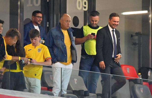 Dan Șucu, în „casa” Stelei la România - Lituania » Lângă cine a fost surprins patronul de la Rapid