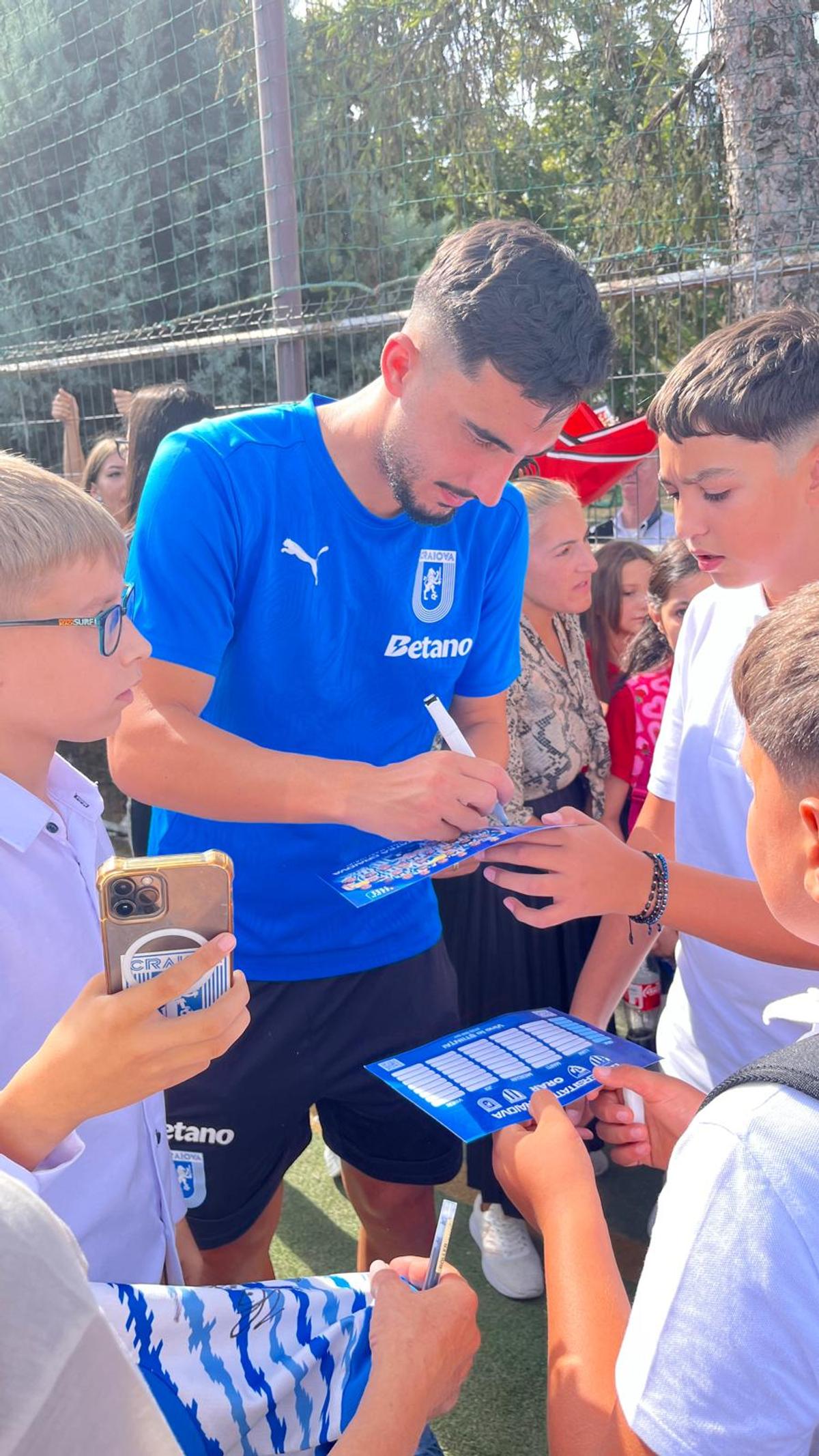 Fotbaliștii Universității Craiova au fost prezenți la deschiderea noului an școlar