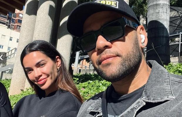 Război între soțiile lui Dani Alves: „Felicitări, fato! Ai ales un tată denaturat, ce ochi buni ai!” vs „Când robinetul se închide...”