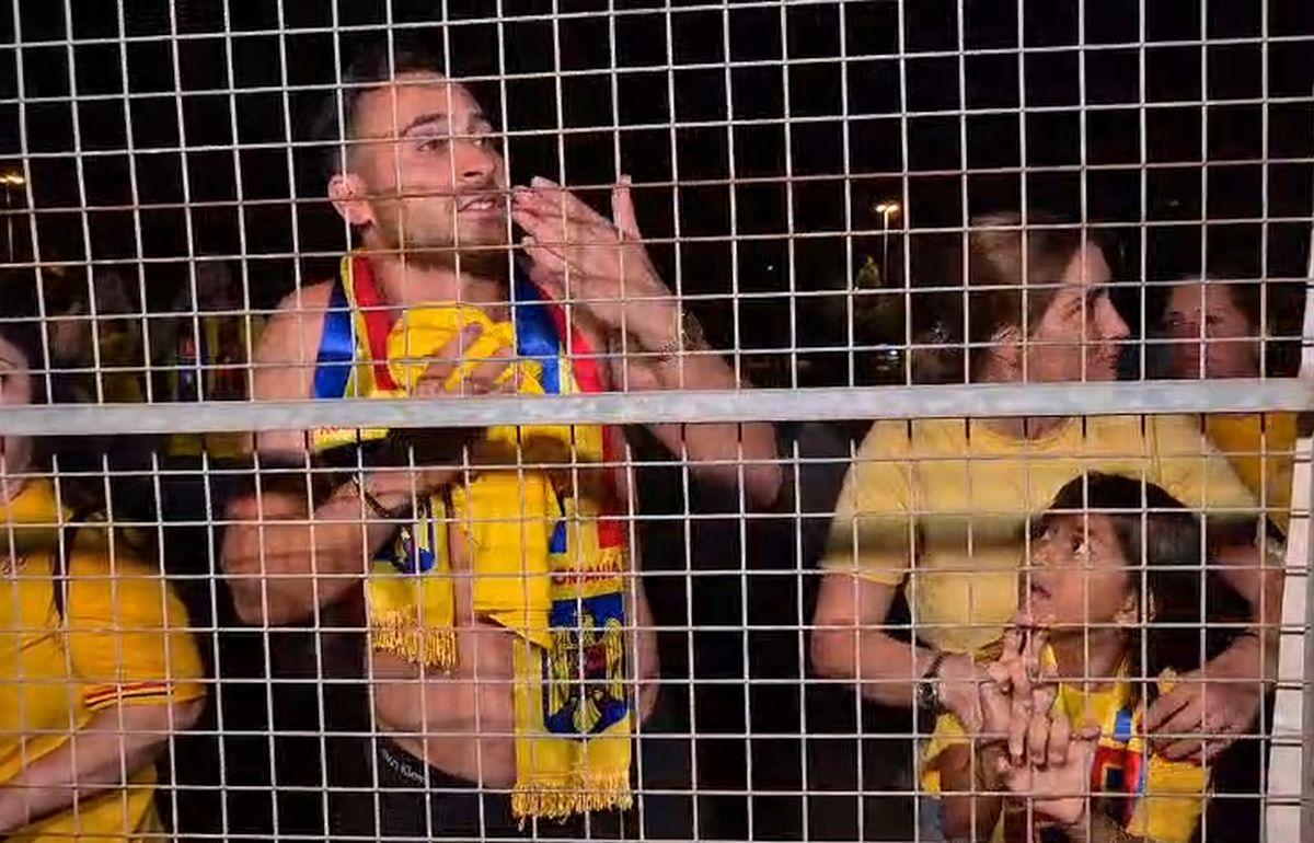 „Demisia, gata!” » Furie după Cipru - România: „Să le fie rușine! S-au făcut că vorbesc la telefon, ăsta e respectul!”