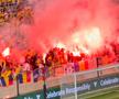 Ultrașii României au aprins din nou torțe pe stadion. Ce urmează