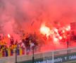 Ultrașii României au aprins din nou torțe pe stadion. Ce urmează