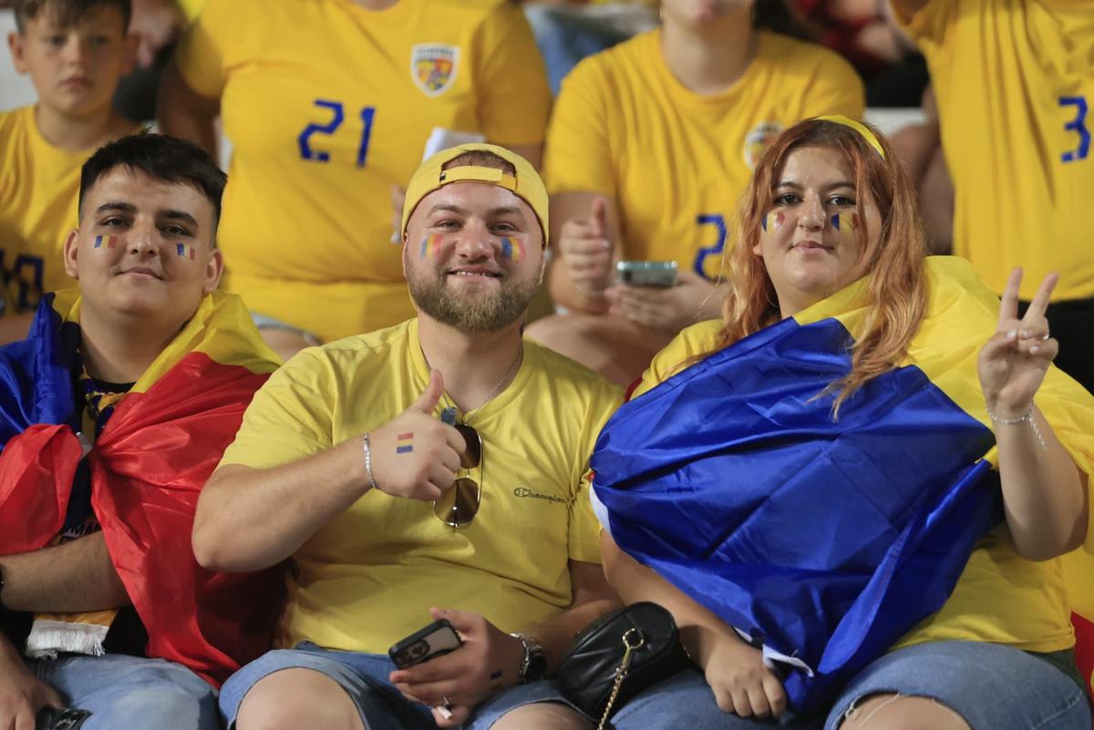 Ioan Niculae și alte cadre înainte de Cipru - România