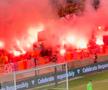 Ultrașii României au aprins din nou torțe pe stadion. Ce urmează