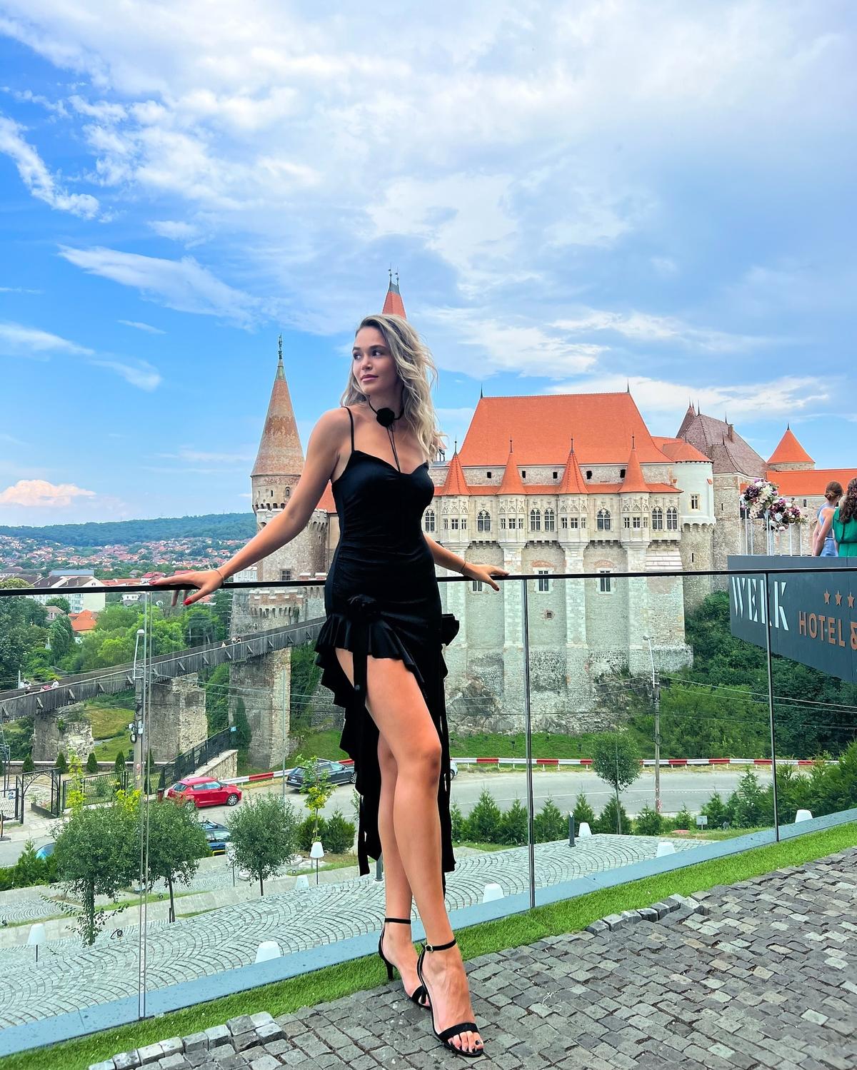 Larisa Vasilică, voleibalistă la Rapid, dezvăluiri sincere din vestiar: „Mergem la piscină, facem grătare și după ne certăm... Eu de ce nu joc, ea de ce joacă?”