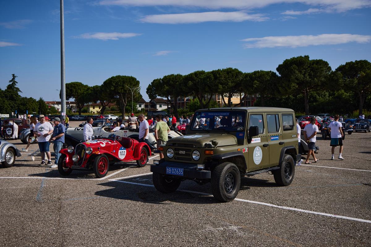 „Clona” de Land Rover Defender, mai ieftină decât un Fiat 500
