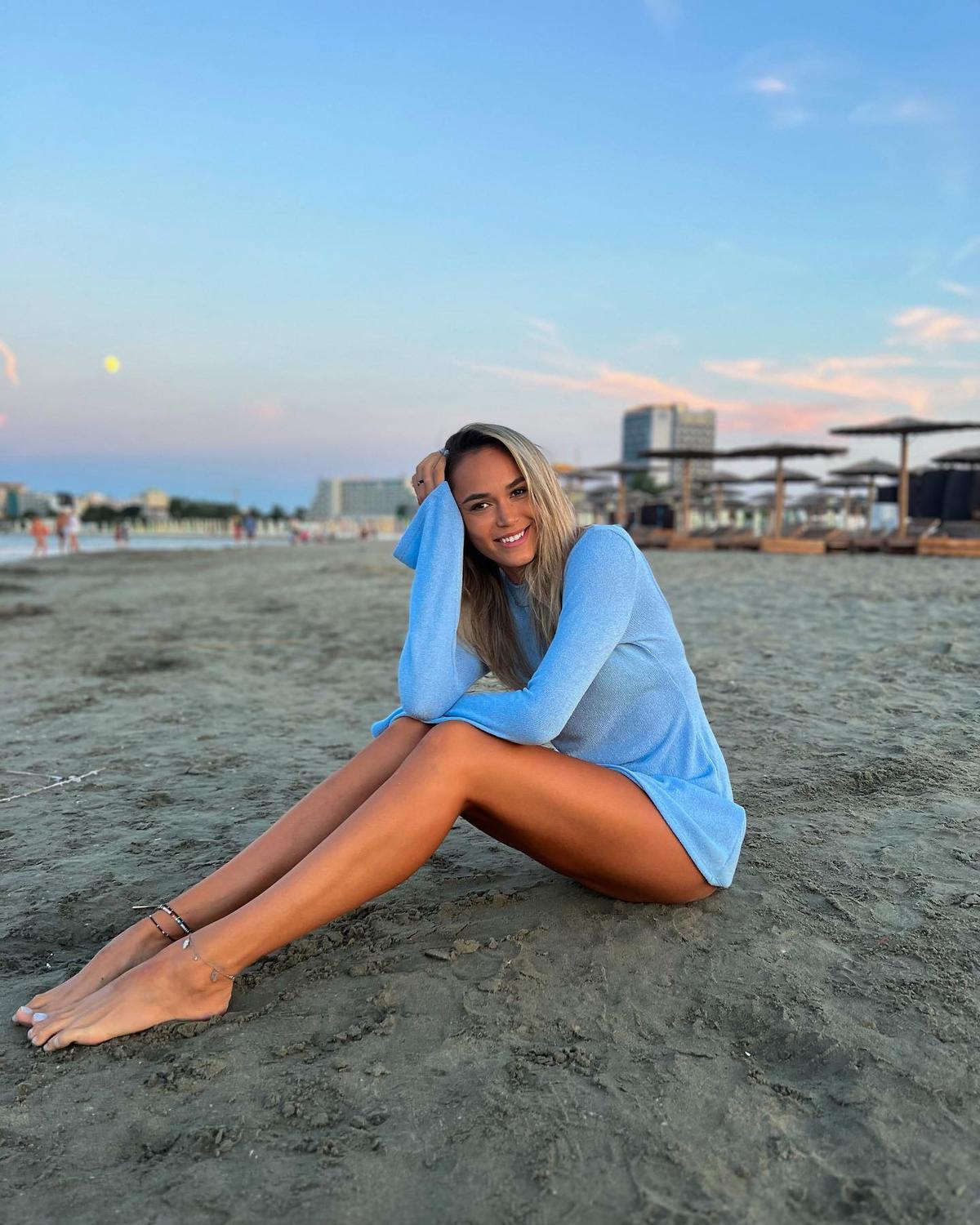 Larisa Vasilică, voleibalistă la Rapid, dezvăluiri sincere din vestiar: „Mergem la piscină, facem grătare și după ne certăm... Eu de ce nu joc, ea de ce joacă?”