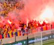 Ultrașii României au aprins din nou torțe pe stadion. Ce urmează