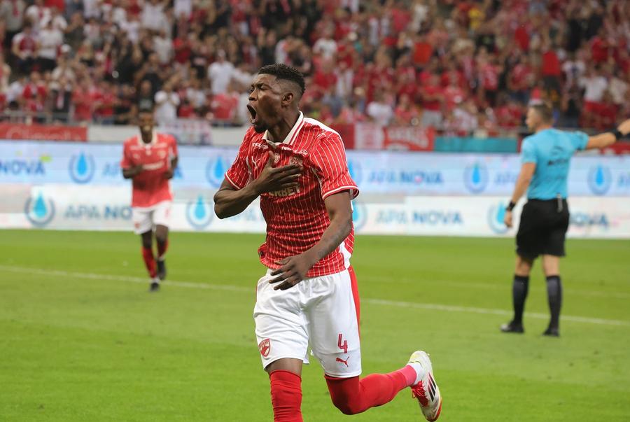 Kennedy Boateng este mai aproape de o despărțire de Dinamo decât o prelungire de contract. Foto: Ionuț Iordache, GSP Boateng, pe urmele lui Homawoo? » Dinamo a blocat oferta pe final de mercato