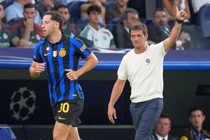 Experții englezi, dați pe spate de Cristi Chivu: „De ASTA spun că are un viitor strălucit în fotbal!”