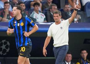 Experții englezi, dați pe spate de Cristi Chivu: „De ASTA spun că are un viitor strălucit în fotbal!”