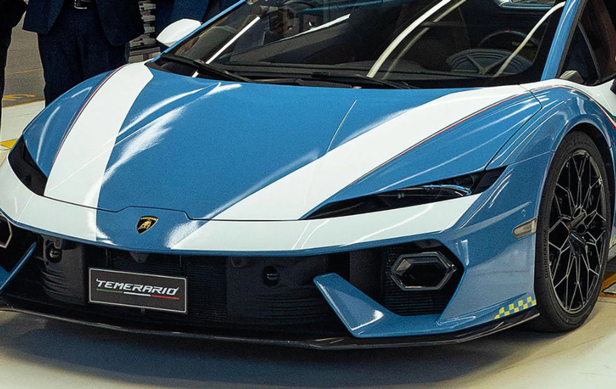 Fabulos! Cum arată modelul de Lamborghini de peste 600.000 de euro, care intră în dotarea Poliției