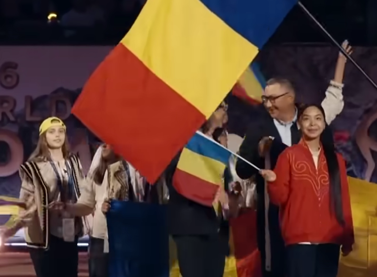 Victor Ponta, cu tricolorul în fața lui Putin, Erdogan și a președintelui Chinei » România a trimis 70 de oameni la competiția misterioasă din Kârgâzstan