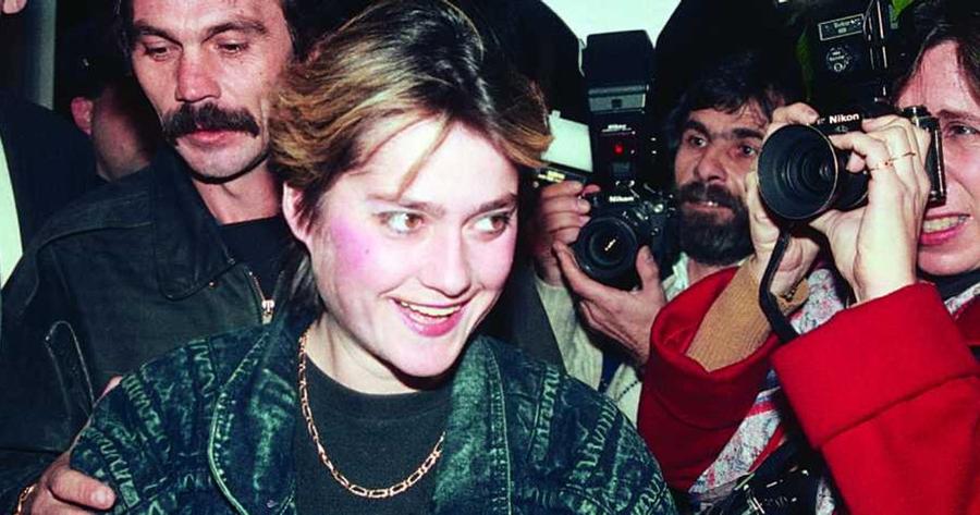Nadia Comăneci a evadat din România în noaptea 27/28 noiembrie 1989, cu mai puțin de o lună înainte de căderea regimului comunist: Nețoiu susține că știa dinainte de planul gimnastei Fișa de Cadre de la Securitate a lui Gigi Nețoiu: de la lăcătuș la ofițer de filaj, câți bani câștiga și ancheta după fuga Nadiei + Dezvăluire: „Nașul meu, șeful Contrainformațiilor Militare”