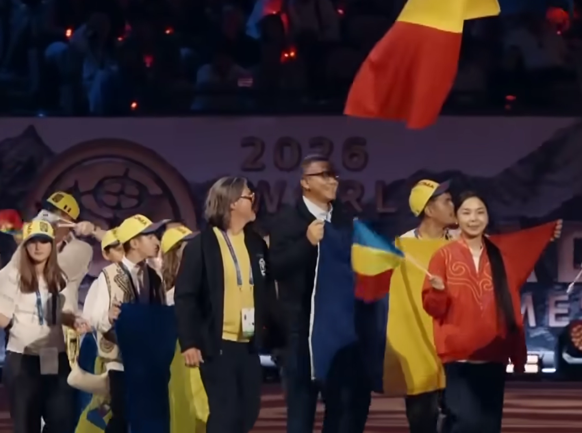 Victor Ponta, cu tricolorul în fața lui Putin, Erdogan și a președintelui Chinei » România a trimis 70 de oameni la competiția misterioasă din Kârgâzstan