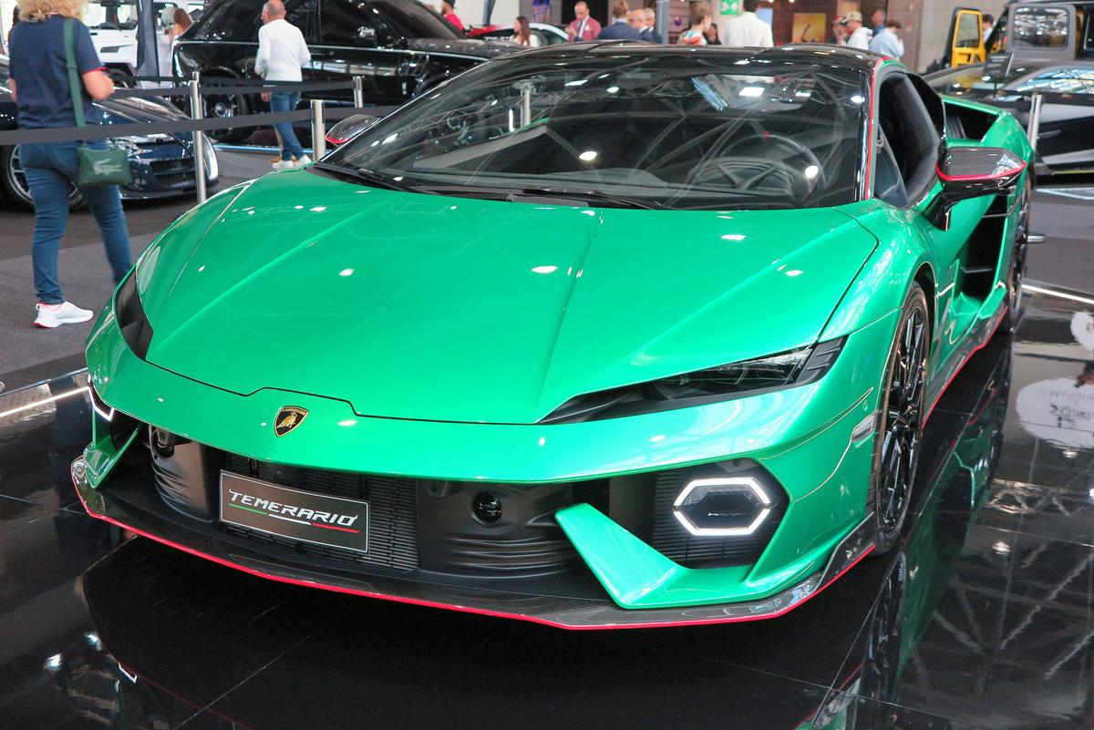 Fabulos! Cum arată modelul de Lamborghini de peste 600.000 de euro, care intră în dotarea Poliției