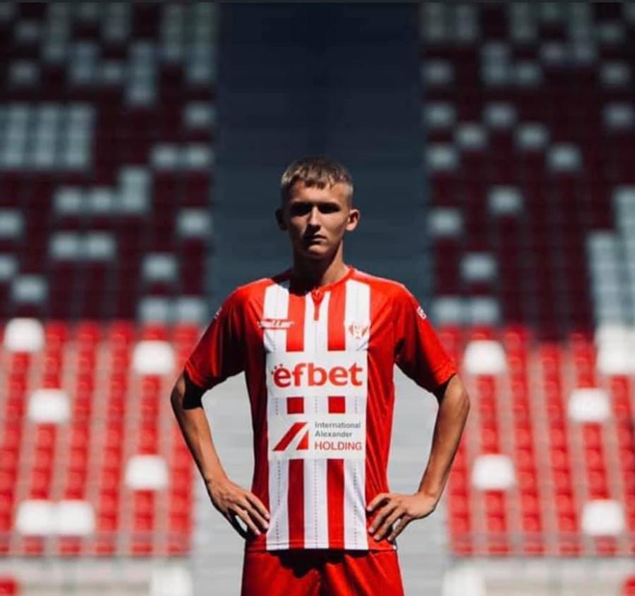 Cătălin Vulturar // foto: Facebook @ Catalin Sarmasan Cel mai tânăr debutant din istoria Ligii 2 a refuzat-o pe FCSB și acum a ajuns în Italia! Ce echipă l-a transferat