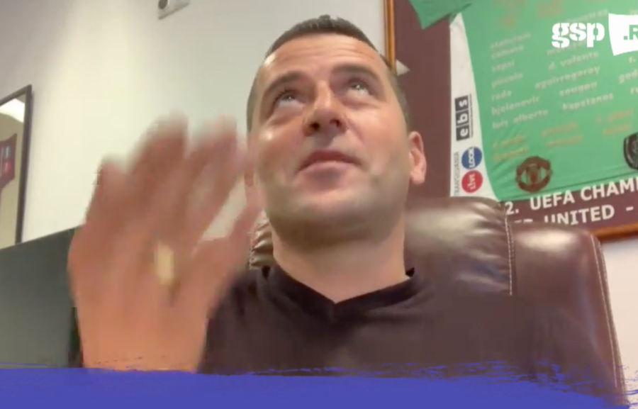 VIDEO Mingea invizibilă și goana după tăblița cu trofee » Poveștile savuroase ale unui conducător de la CFR: „Eram terminați de râs!”