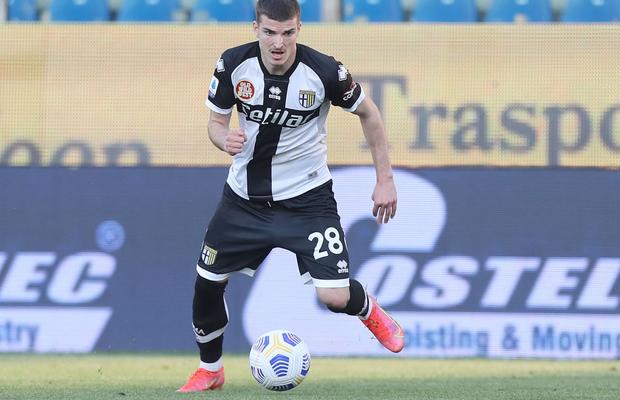 Valentin Mihăilă ar putea ajunge în Premier League! Claudio Ranieri insistă pentru transfer