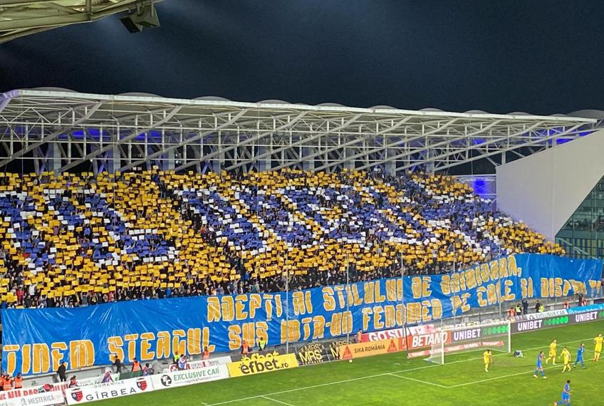 Scenografia fanilor Petrolului de la meciul cu FCSB: „Adepți ai stilului de odinioară, ținem steagul sus într-un fenomen pe cale să dispară”