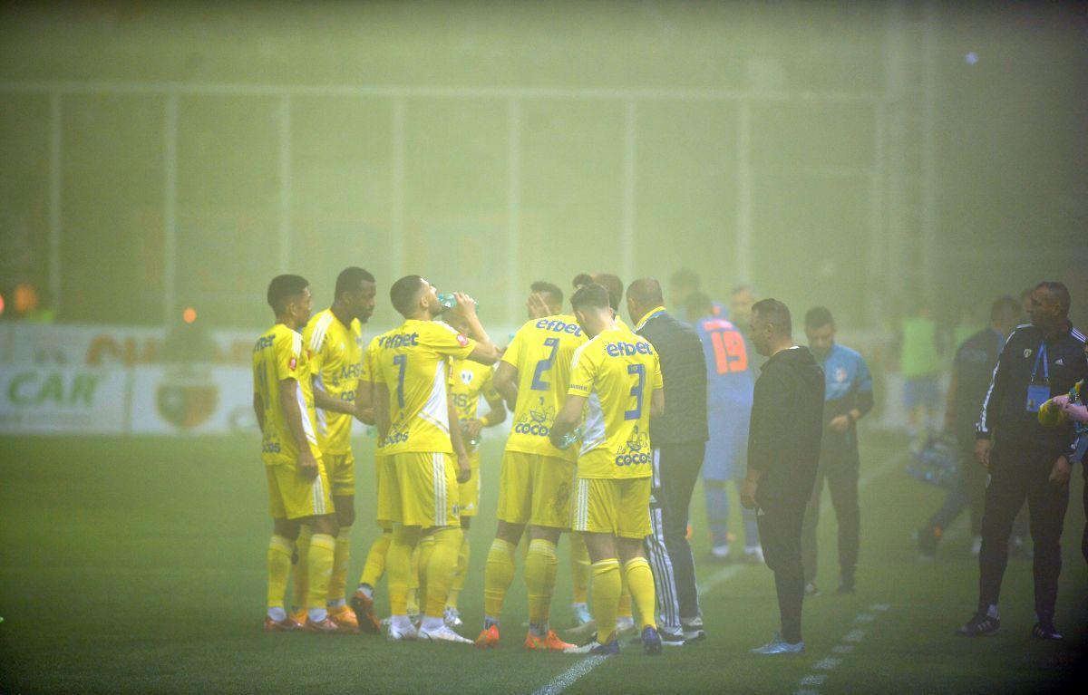 Henț evident, în careu, la Dawa, în Petrolul - FCSB » De ce nu a dictat penalty Horațiu Feșnic