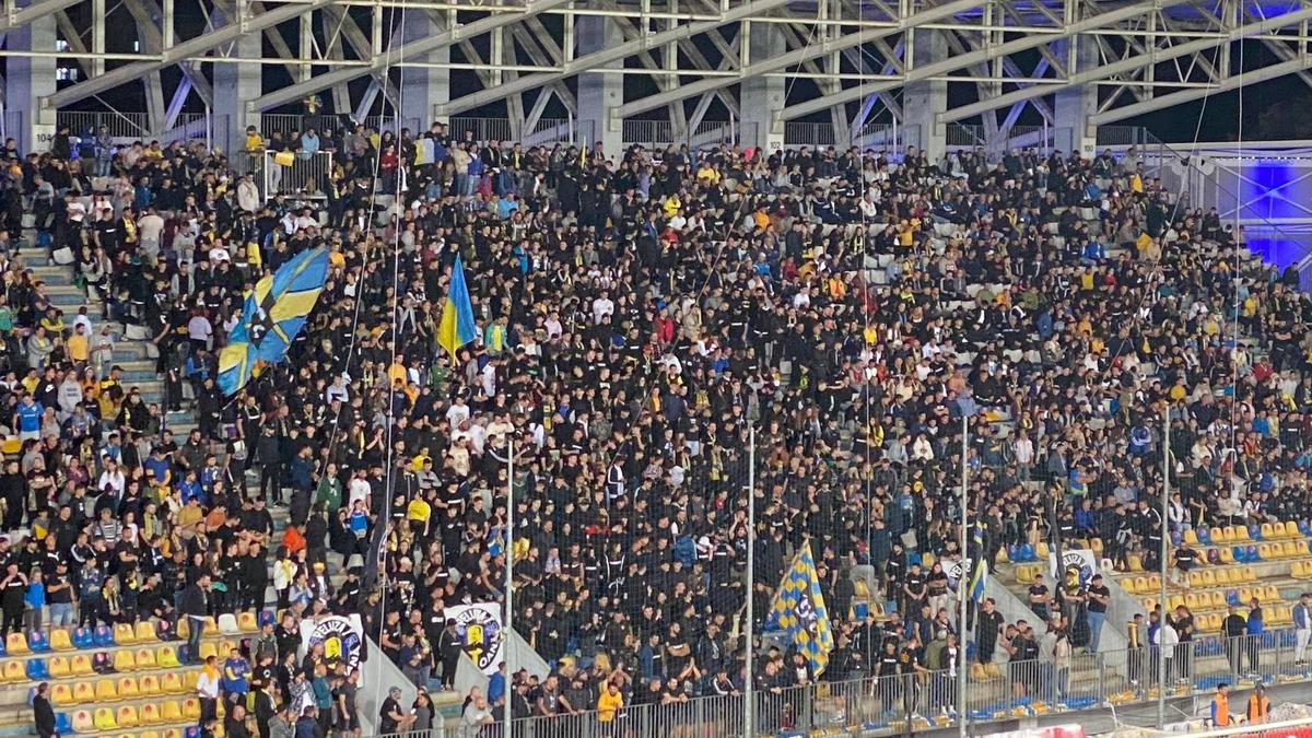 Dispută între ultrașii Petrolului și ai lui FCSB