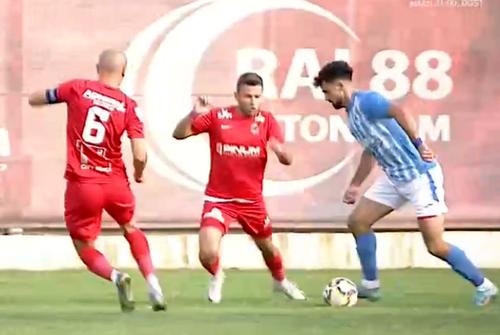 Marius Lupu, în alb-albastru, a deschis a deschis scorul în minutul 12