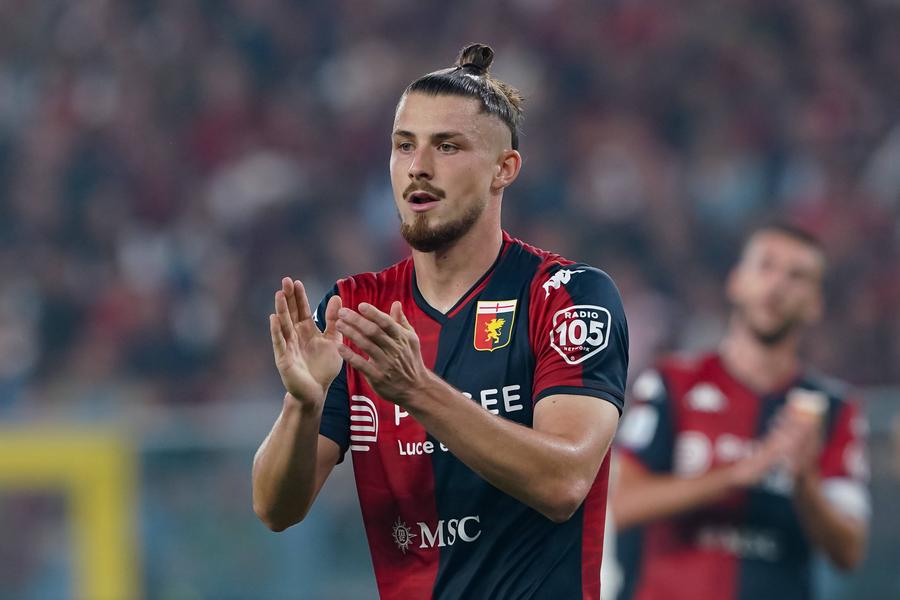 Radu Drăgușin // FOTO: Imago Florin Răducioiu vede un român în Premier League: „Acolo merită, la o echipă precum Chelsea sau Manchester United”