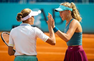 Și-a învins sora în turneul de la Wuham și va împărți premiul câștigat! Situație bizară în circuitul WTA