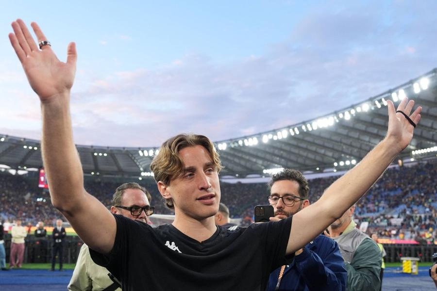 Edoardo Bove se desparte de tifosii Romei și își va relua actitivitatea la Watford / Foto: Imago Revine! Edoardo Bove și-a găsit echipă: „Iubesc provocările” » A primit mesaje și de la Christian Eriksen