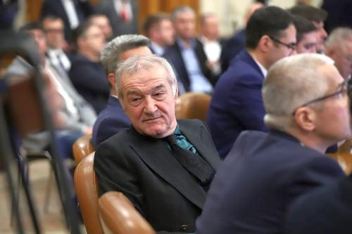Gigi Becali, în Parlament