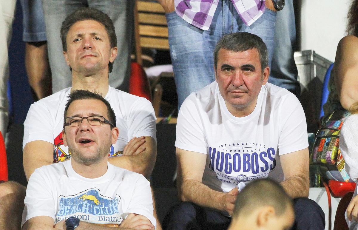 3 momente incredibile cu marele Gică Popescu, de ziua lui » Vândut pe două mașini de spălat, lider la Barcelona, a „pățit-o” cu Guardiola și Cruyff: „Aveți 10 minute, hotărâți-vă!”