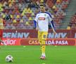 Ianis Hagi, înainte de România - Moldova / Foto: Ionuț Iordache (GSP)