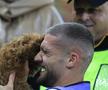 Nu s-a văzut la TV » Jucătorul naționalei României, cu bodyguard-ul pe teren + Bîrligea, „topit”