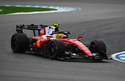 Ferrari, strategie diferită față de rivali în MP din Singapore » McLaren, Mercedes și Red Bull vin cu noutăți