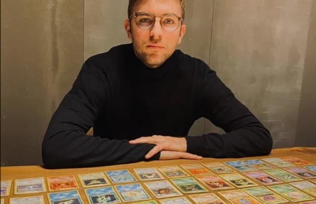 Fostul campion mondial are o pasiune ciudată » Strânge carduri Pokemon din 1999!