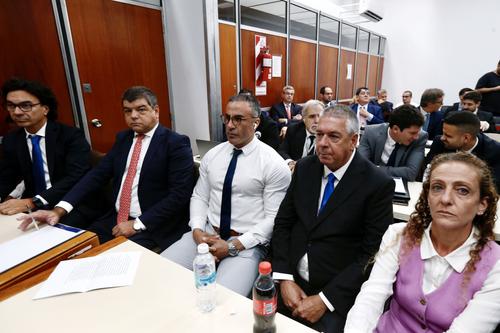 Procurorii cer 12 ani de închisoare pentru Leopoldo Luque (în alb), medicul personal al lui Diego Armando Maradona // FOTO: Guliver/GettyImages