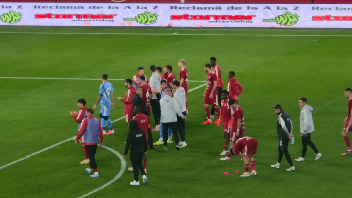 Fanii lui Dinamo i-au strigat numele lui Ovidiu Burcă, după meciul cu Sepsi
