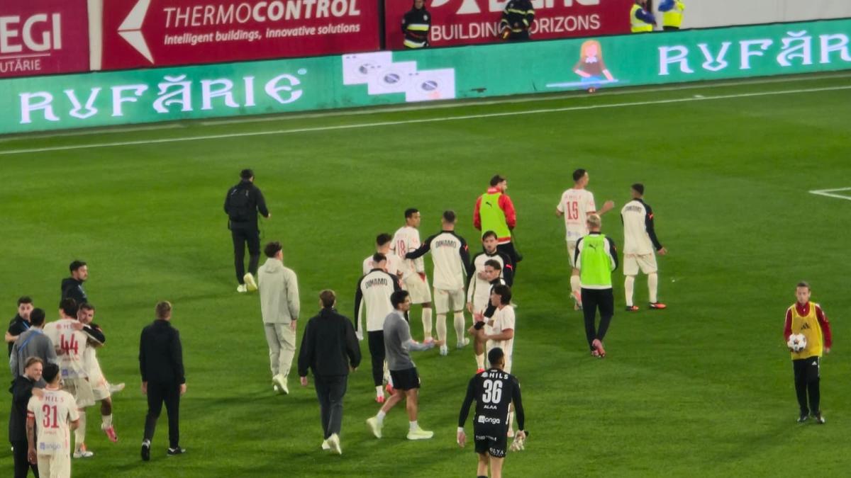 Fanii lui Dinamo i-au strigat numele lui Ovidiu Burcă, după meciul cu Sepsi