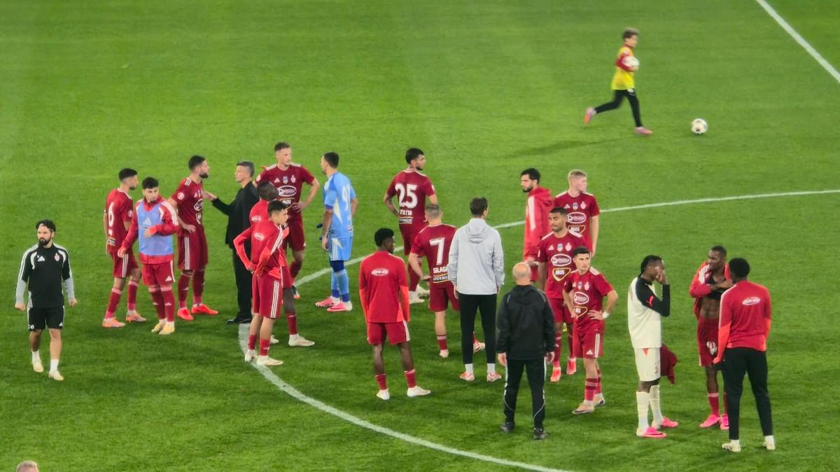 Ce s-a întâmplat după Sepsi - Dinamo, meci întrerupt două minute din cauza scandărilor xenofobe