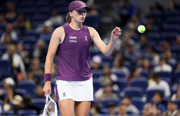 Iga Swiatek și Elina Svitolina, eliminate în „sferturile” turneului de la Beijing