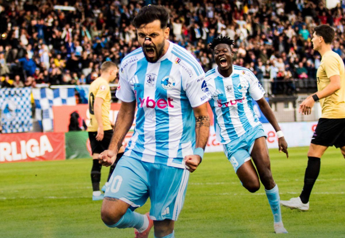 Etapa a început cum nu se putea mai frumos! CINCI goluri în Corvinul - Voluntari și salt direct în play-off