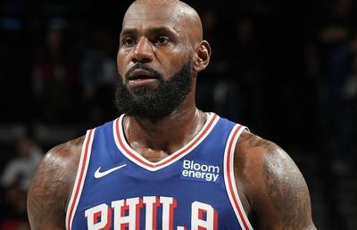 La 41 de ani, LeBron James a debutat pentru noua sa echipă: „Port o uniformă nouă, dar jocul e același”
