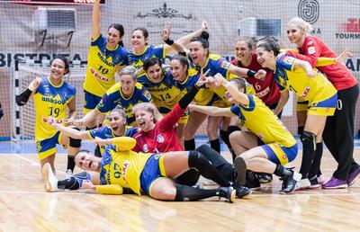 GLORIA BISTRIȚA - CORONA BRAȘOV 25-27 // Brașovencele sunt aproape de grupele Cupei EHF