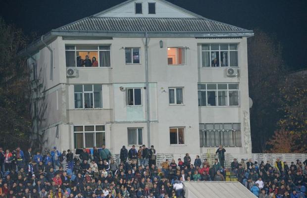BOTOȘANI - FCSB // EPIC FAIL! Ce banner au afișat moldovenii la meciul cu „roș-albaștrii” » Limba engleza le-a dat mari bătăi de cap :D