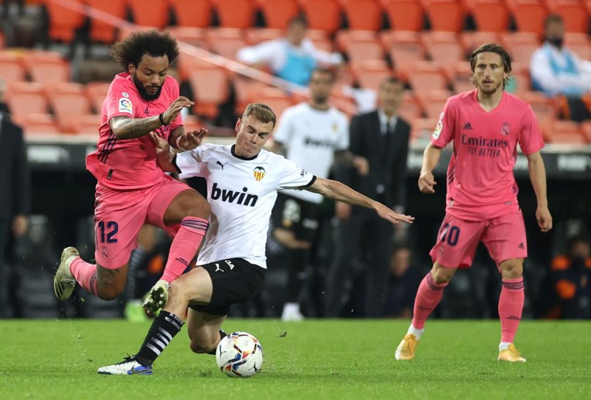 VALENCIA - REAL MADRID 4-1 » Real Madrid, răpusă de Carlos Soler și VAR!